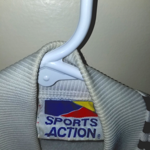 White vintage track jacket (not adidas). black 3 stripes. - Picture 6 of 7